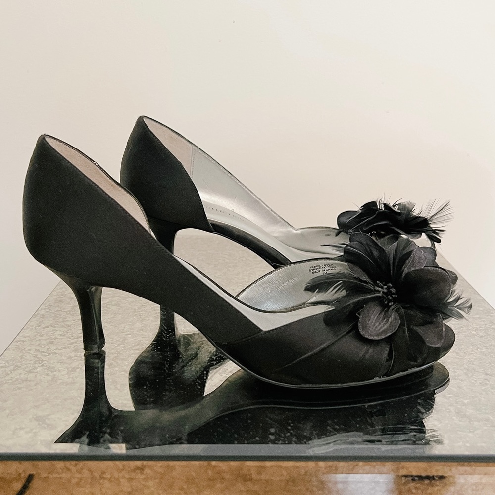 EUC Vianni Collection satin open toe d’orsay kitten heels, size 8